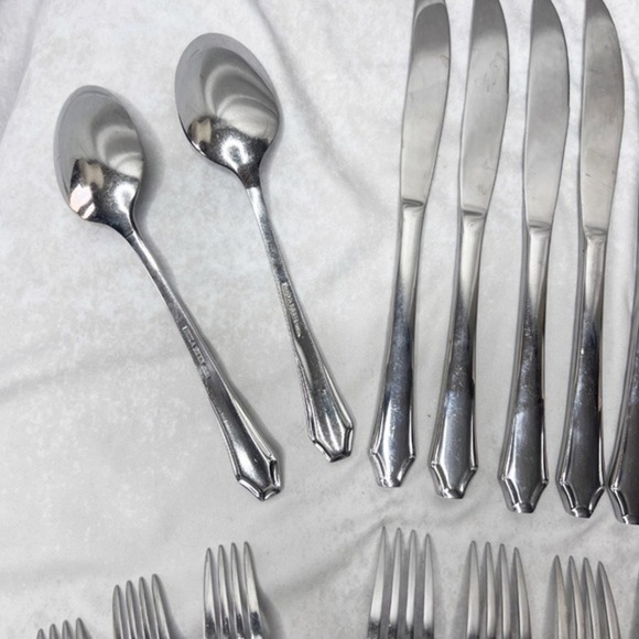 Paula Deen 24-Piece Stainless Steel Flatware Set Silverware - Picture 14 of 15